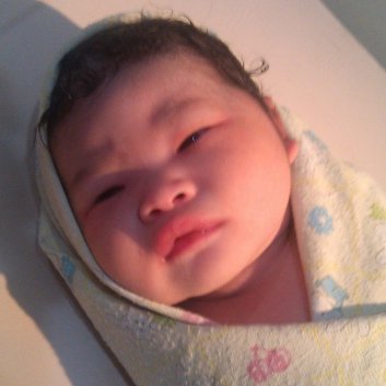 bayi mungil shine aiwon naio lahir 21 desember 2014, berat 3,3kg, panjang 52cm