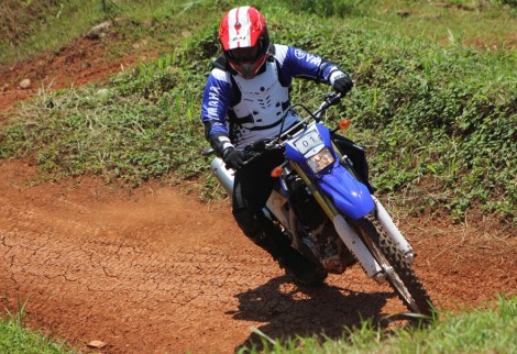 Test ride Yamaha WR250R di sirkuit PPC Motocross Pondok Cabe Tangerang Selatan (1)