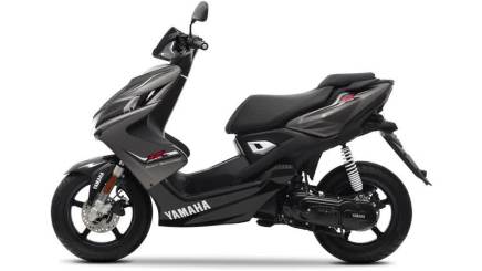 2014-Yamaha-Aerox-R-EU-Matt-Grey-Studio-006