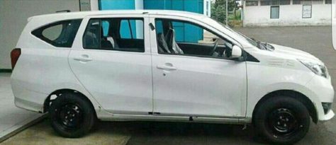 tampak samping daihatsu SIgra Ayla