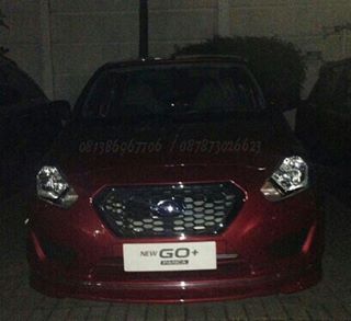 datsun Go merah