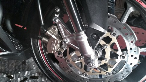 gara-gara ini semua pabrikan lain akan ikut menjadikan shok USD sebagai standart..