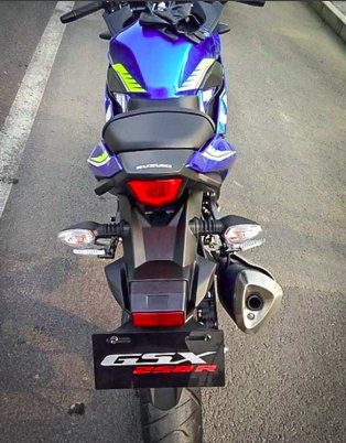 gsx-250r-tampak-belakang