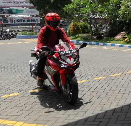 test ride Honda CBR 250rr